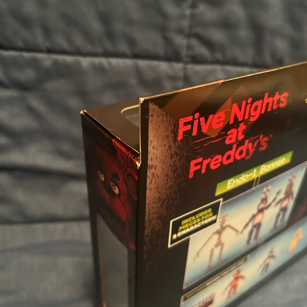 Five Nights At Freddy’s Endo Series Classic Bonnie & Withered Bonnie Jazwares - Picture 8 of 14